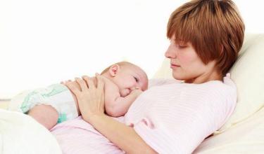 母乳喂養(yǎng)需要額外喂水嗎